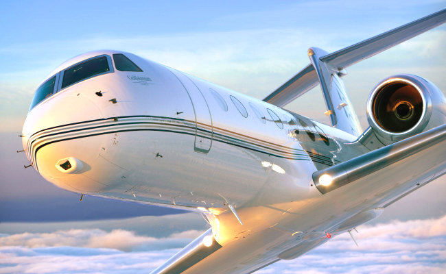 gulfstream aircraft in a banking turn for an aircraft appraisal